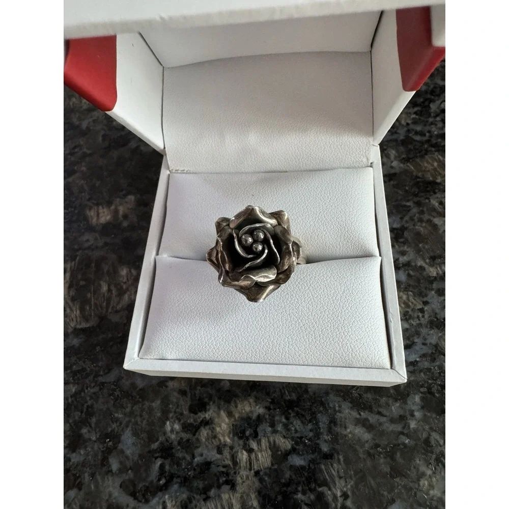 Vintage ROSE 3D Ring Silver Tone Floral‎ Unmarked sz 7.5 Adjustable RARE *
